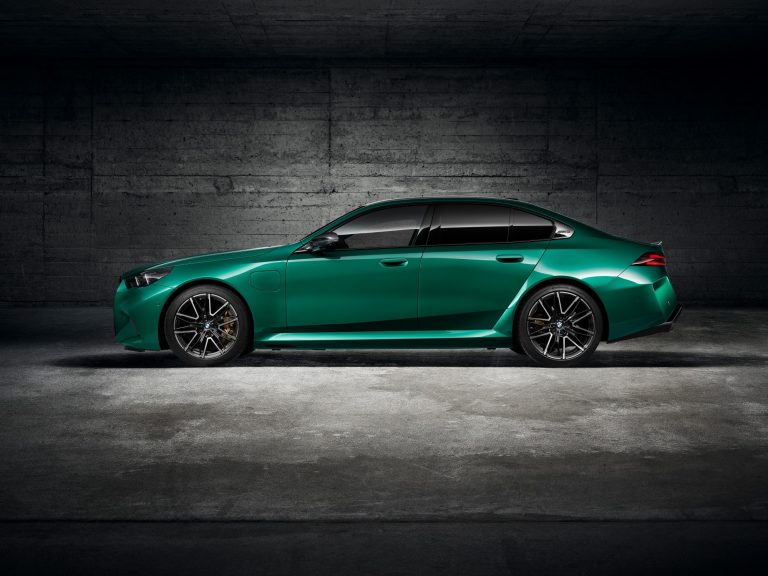 P90557398_lowRes_the-all-new-bmw-m5-0
